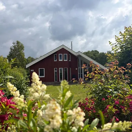 Im Skandinavischen Stil Mit Garten Im Hafendorf * Rechlin