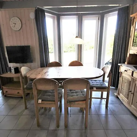 Im Skandinavischen Stil Mit Garten Im Hafendorf