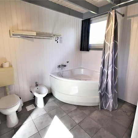 Casa de Férias Im Skandinavischen Stil Mit Garten Im Hafendorf Rechlin